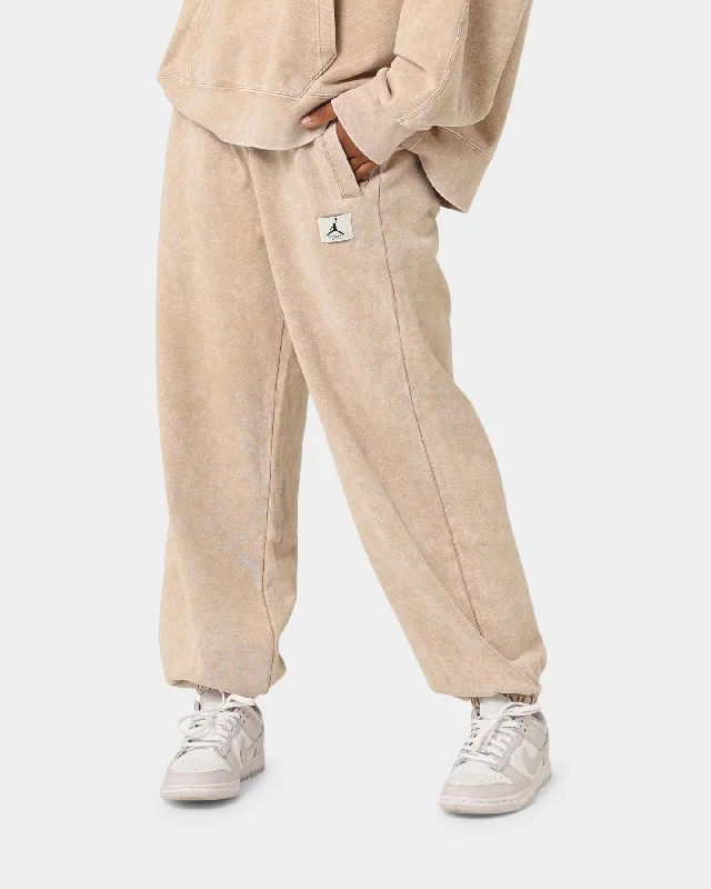Jordan Women's Jordan Flight Fleece Washed Pants Desert Fashionable Work Pants