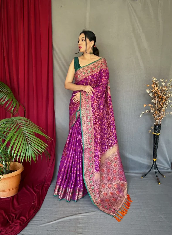 Women Party Wear Patola Silk Saree with Un Stitched Blouse Short Sleeve Blouse