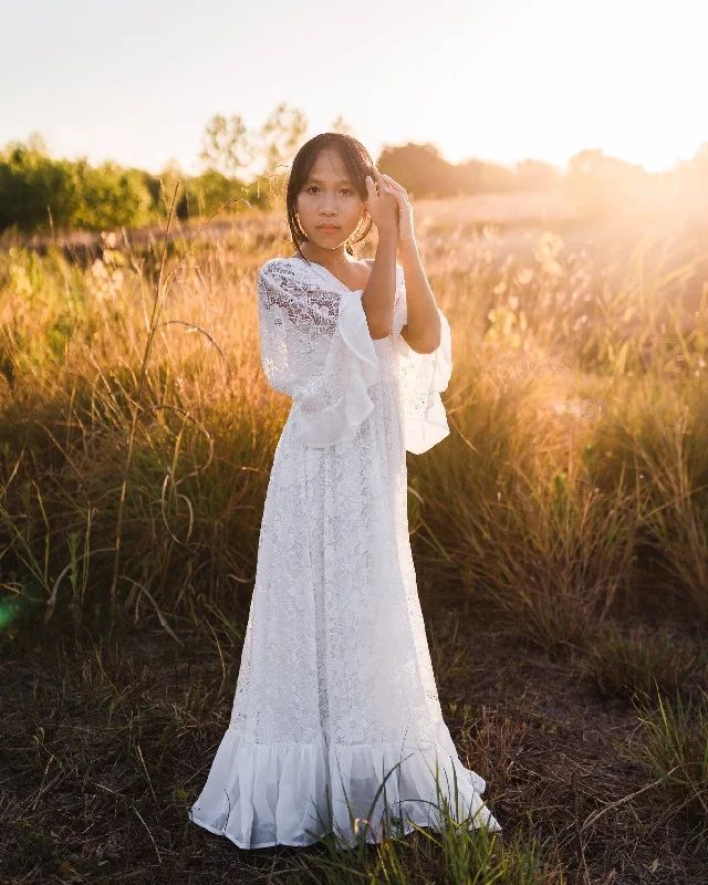Ophelia Lace Maxi Dress Fashionable Button-Down Maxi Dress