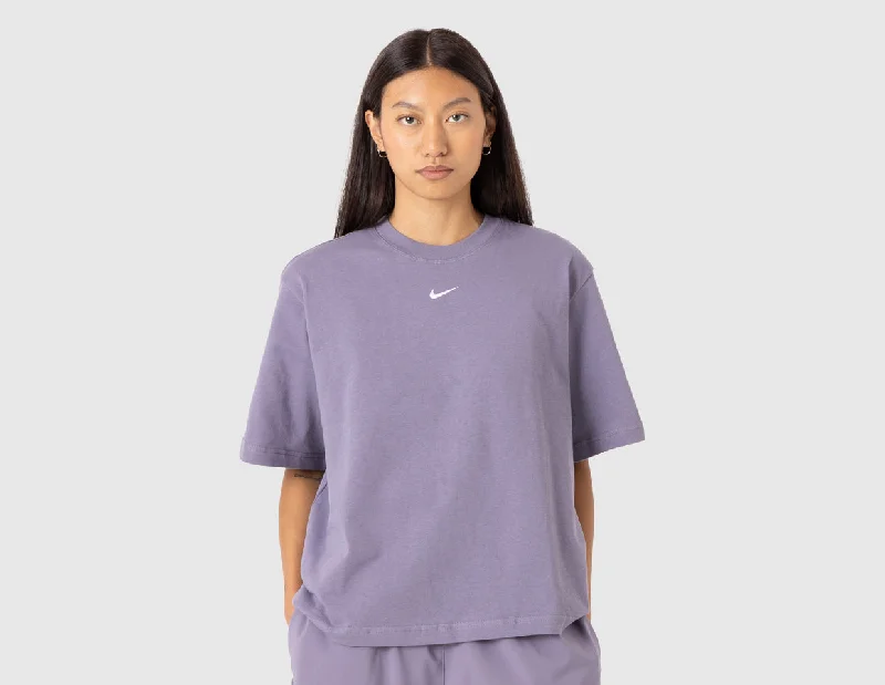 Nike Sportswear Women's Essentials Boxy T-shirt Daybreak / White Real Fur Shearling Chenille Nike Sportswear Women's Essentials Boxy T-shirt Daybreak / White Real Fur Shearling Chenille