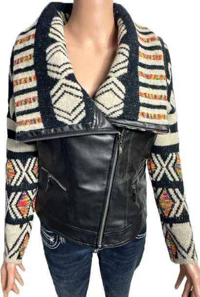 Women's Wool jacket  Style#-L-24156 Ribbed Jacket Pleated Jacket Ruffled Jacket