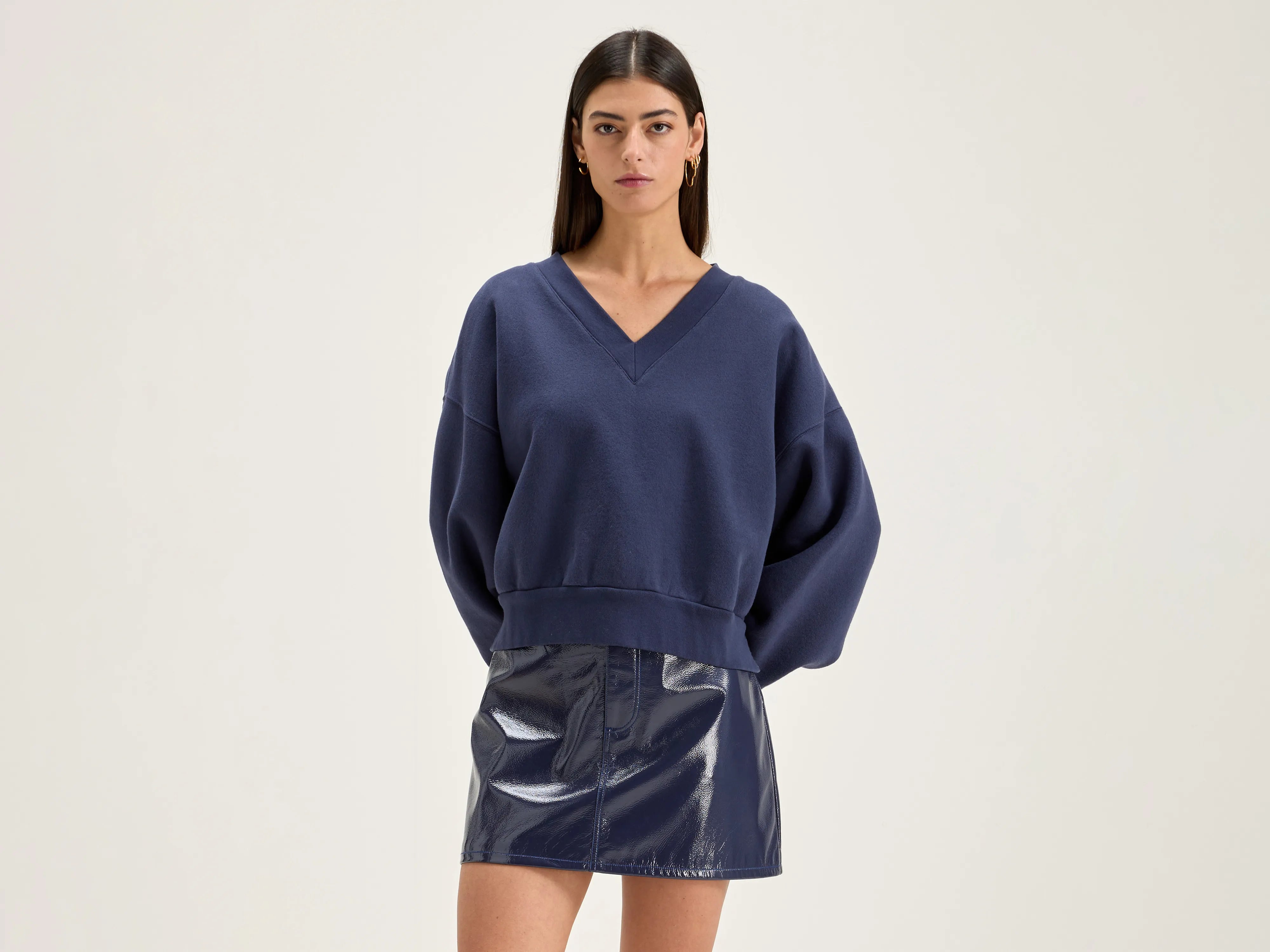 Varola v-neck sweatshirt (242 / W / NAVAL) Hoodie with Color Block Contrast Stylish